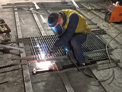 鋼格板車(chē)間