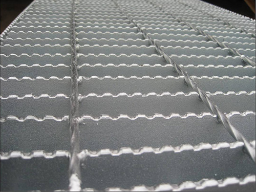 應(yīng)該如何判斷齒形鋼格板的質(zhì)量？